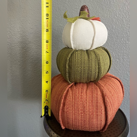 Weighted 3 Tier Pumpkin Decor - Picture 6 of 7